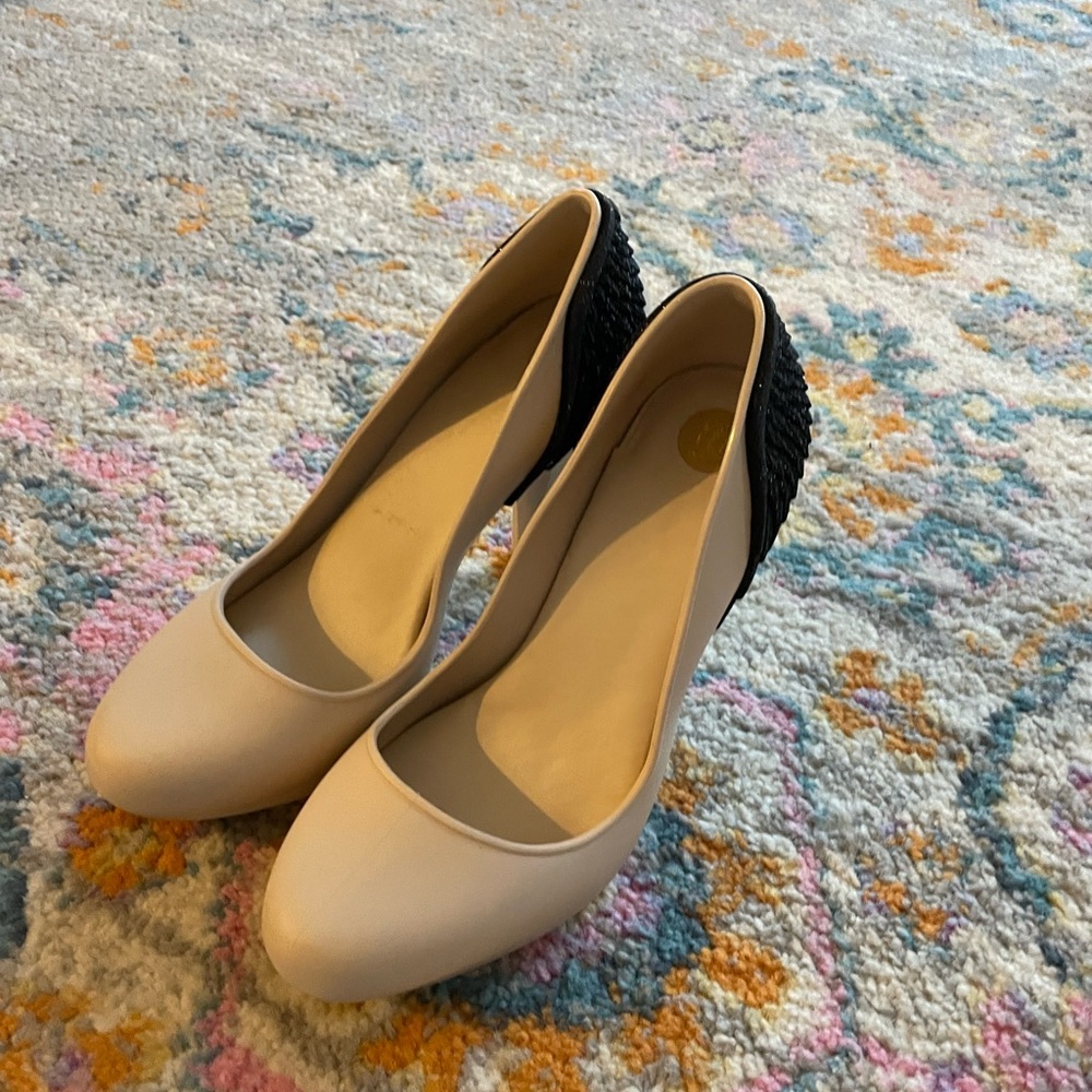 Melissa Vivienne Westwood Cream Heels with Black Glitter Wing Accent - Picture 2 of 4